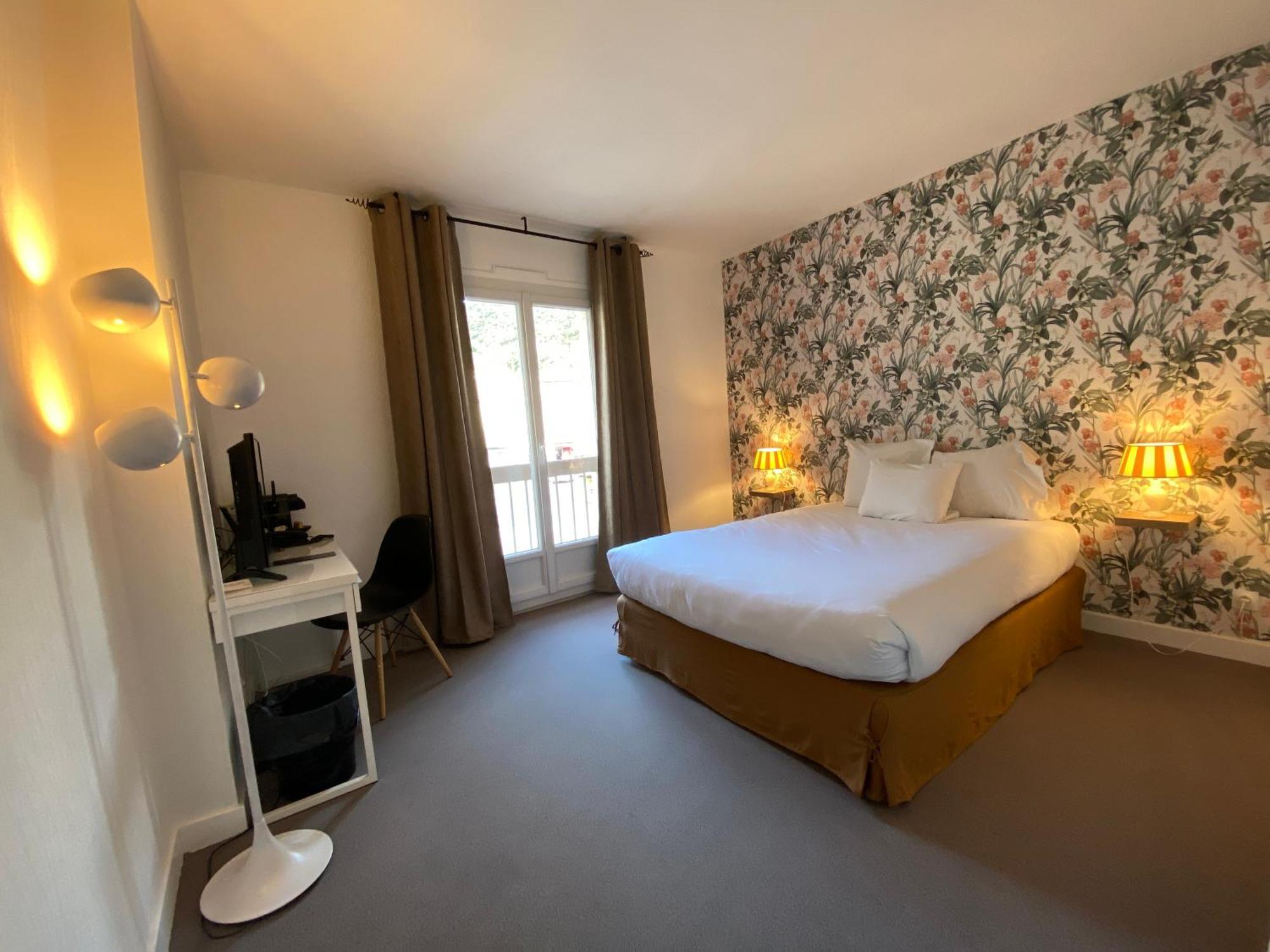 Logis Hotel Medieval, Montelimar Nord 罗什莫尔 外观 照片
