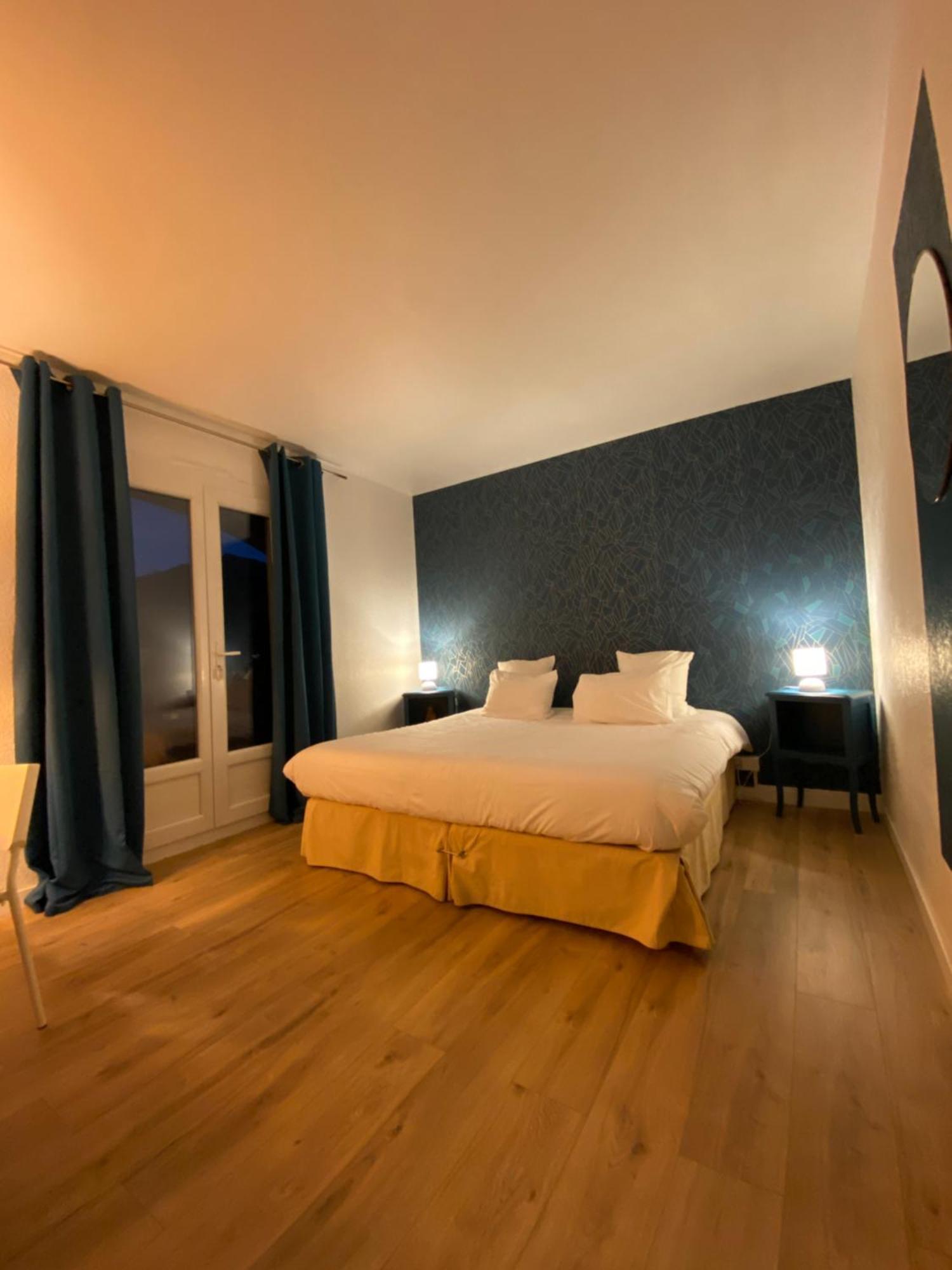 Logis Hotel Medieval, Montelimar Nord 罗什莫尔 外观 照片