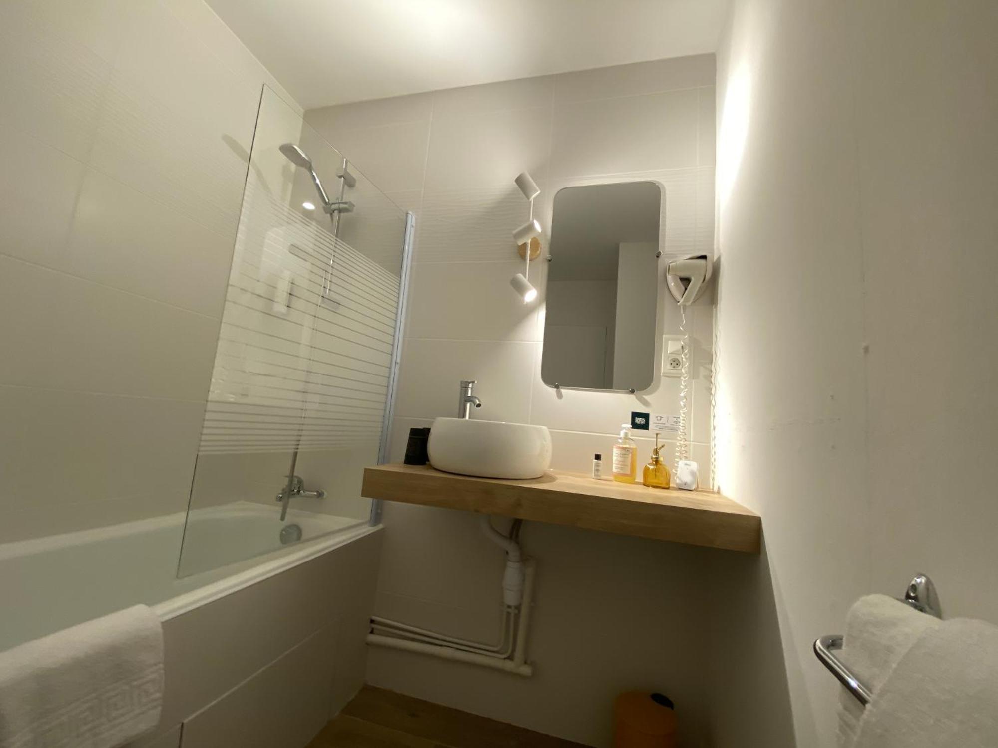 Logis Hotel Medieval, Montelimar Nord 罗什莫尔 外观 照片