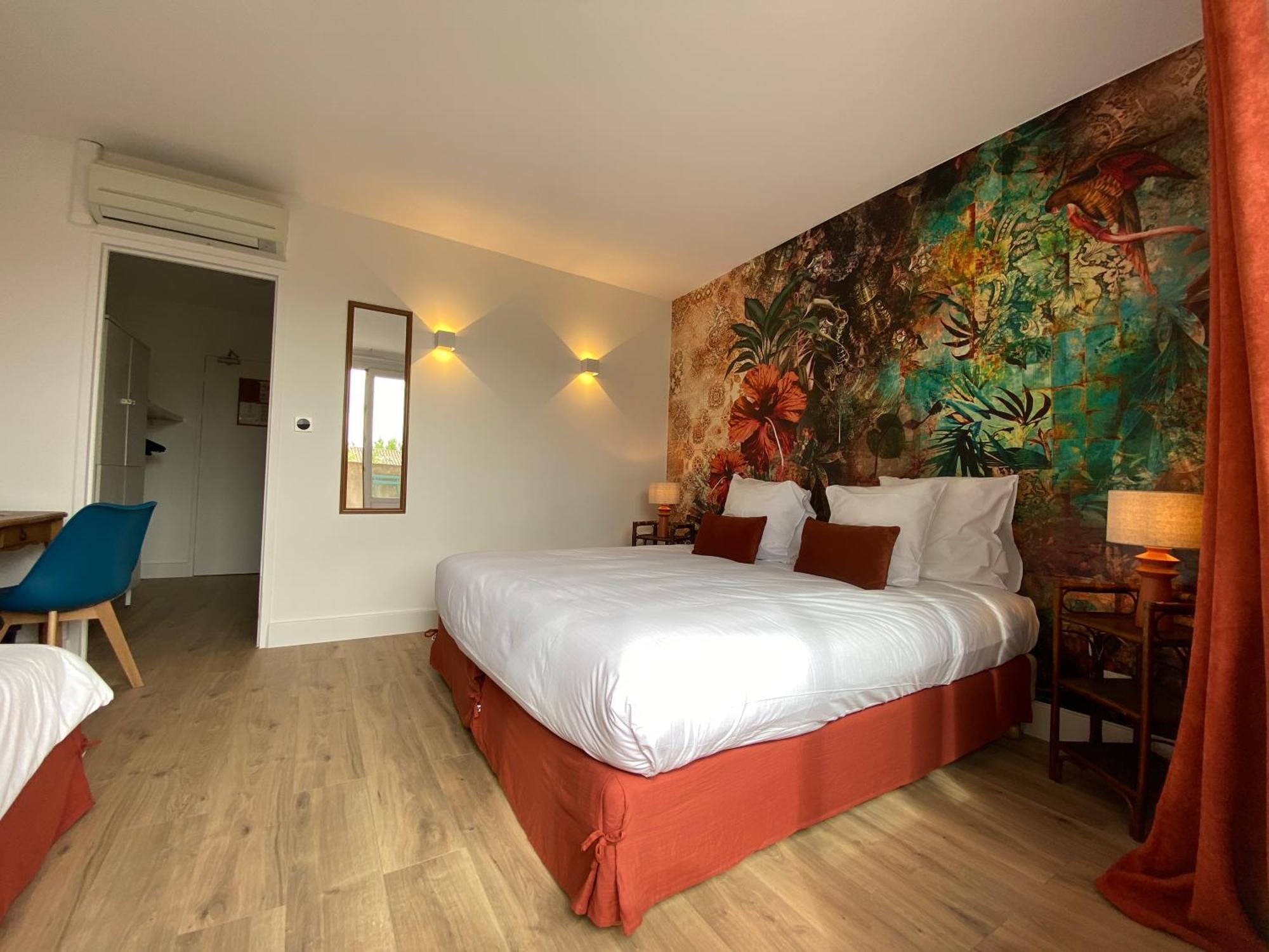 Logis Hotel Medieval, Montelimar Nord 罗什莫尔 外观 照片