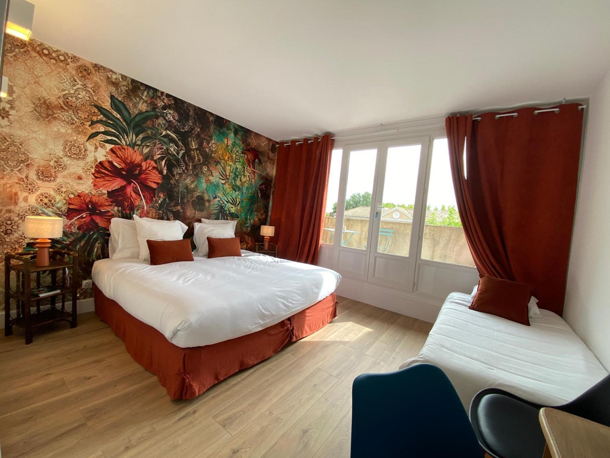 Logis Hotel Medieval, Montelimar Nord 罗什莫尔 外观 照片