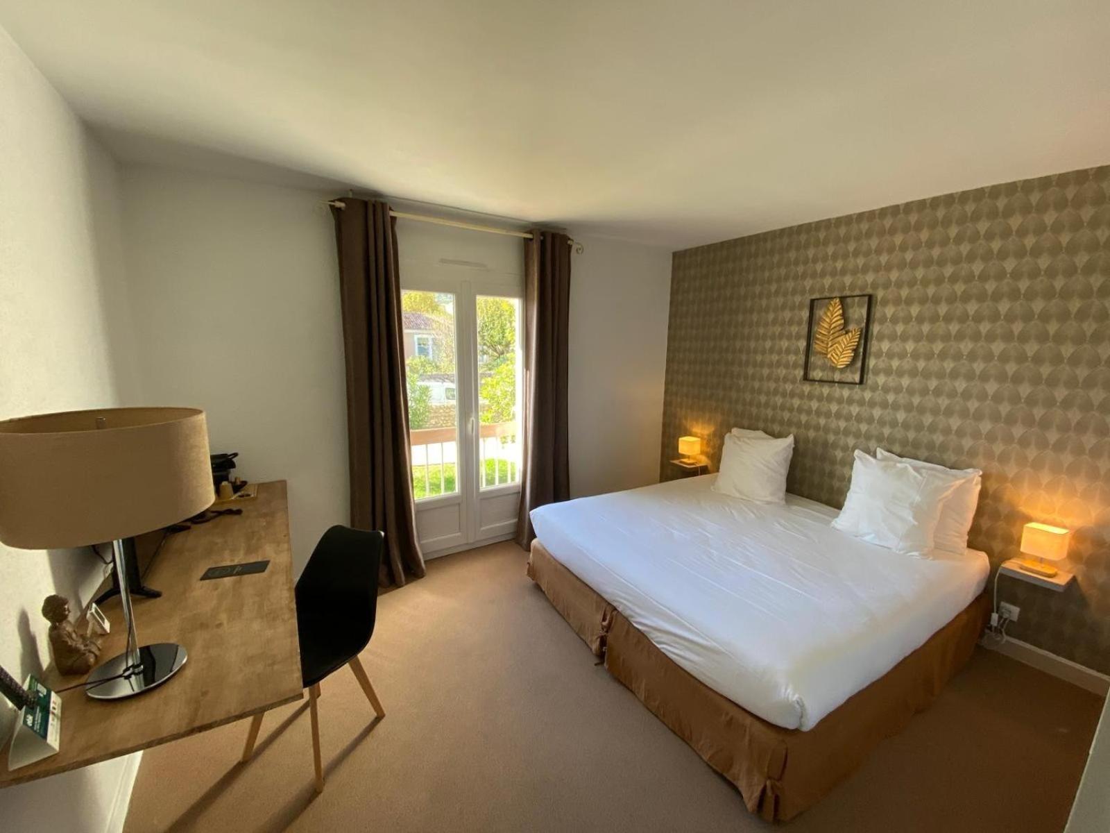 Logis Hotel Medieval, Montelimar Nord 罗什莫尔 外观 照片