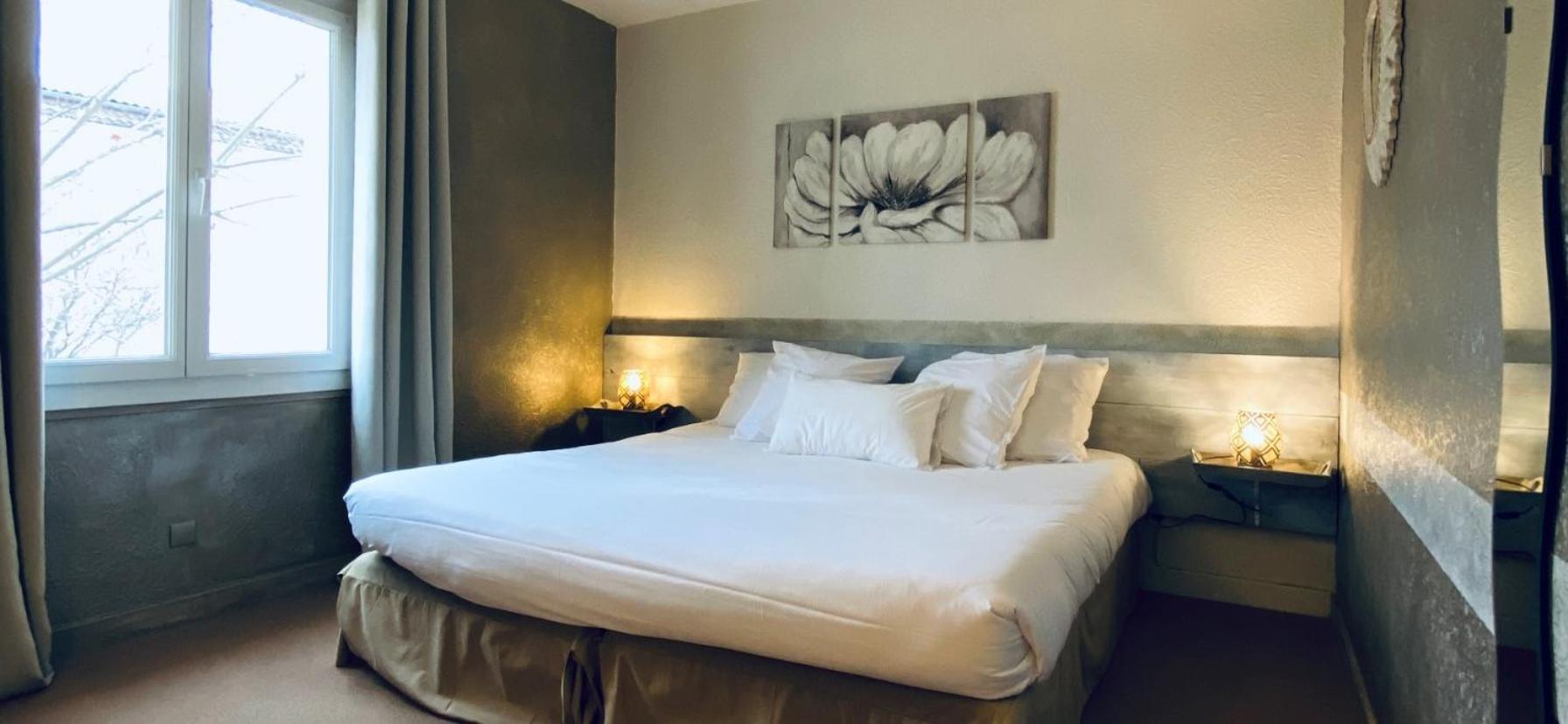Logis Hotel Medieval, Montelimar Nord 罗什莫尔 外观 照片