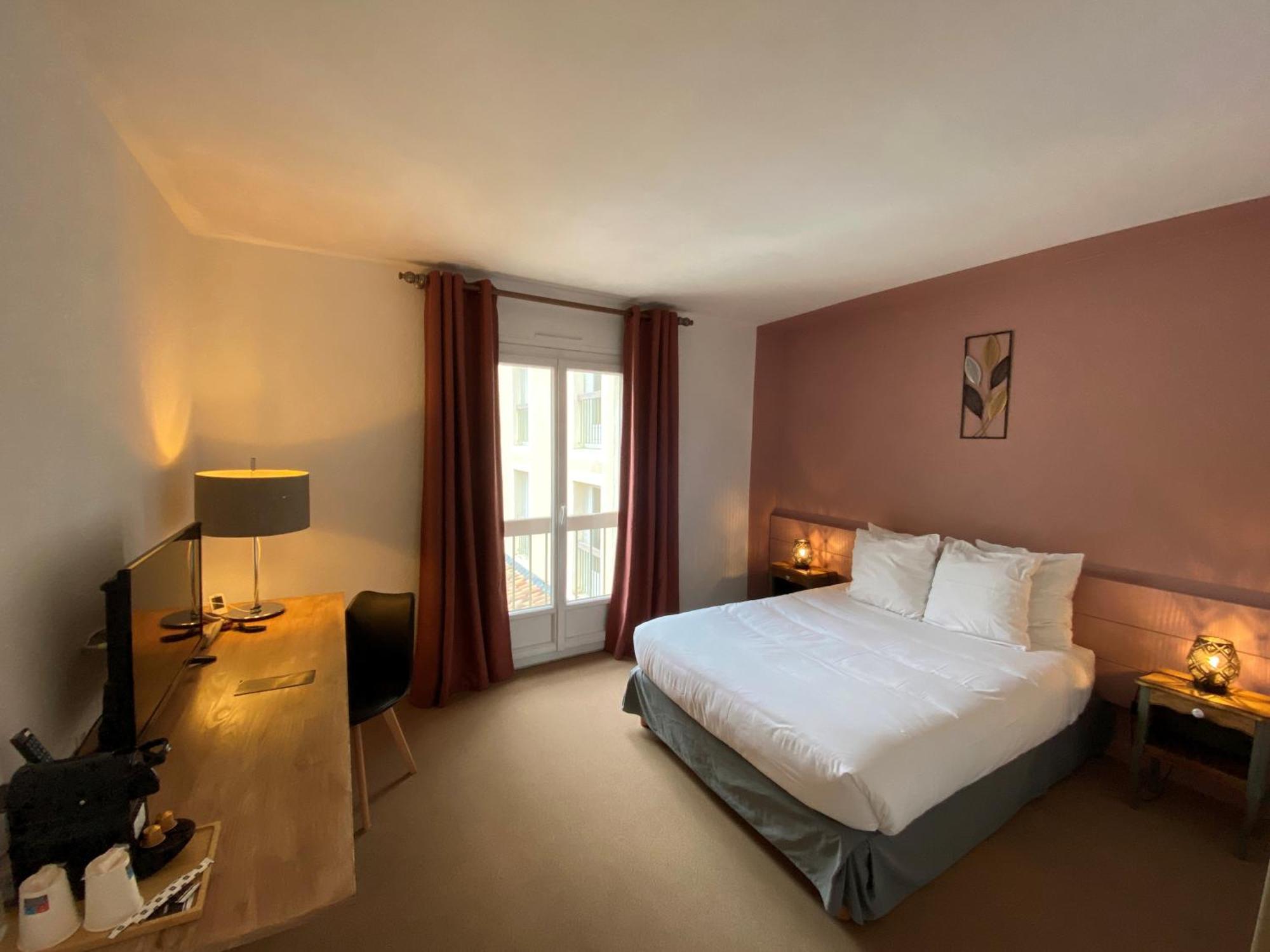 Logis Hotel Medieval, Montelimar Nord 罗什莫尔 外观 照片